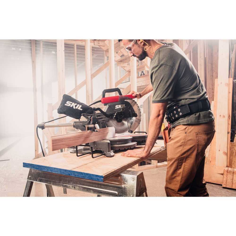 Dual Bevel Sliding Miter Saw C49535