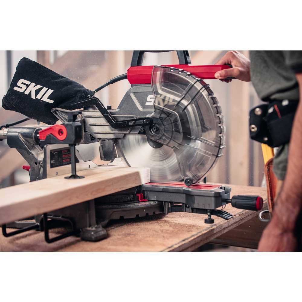 Dual Bevel Sliding Miter Saw C49535