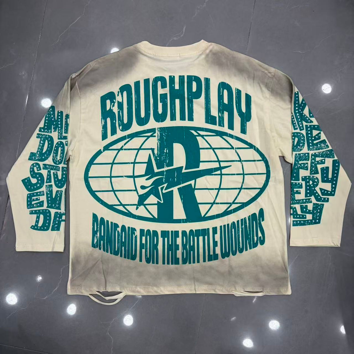 Roughplay Desert Retro Girls UFO Long‑Sleeve Distressed Tee